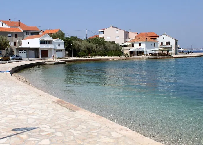 With Parking Space Kali, Ugljan - 11020 칼리